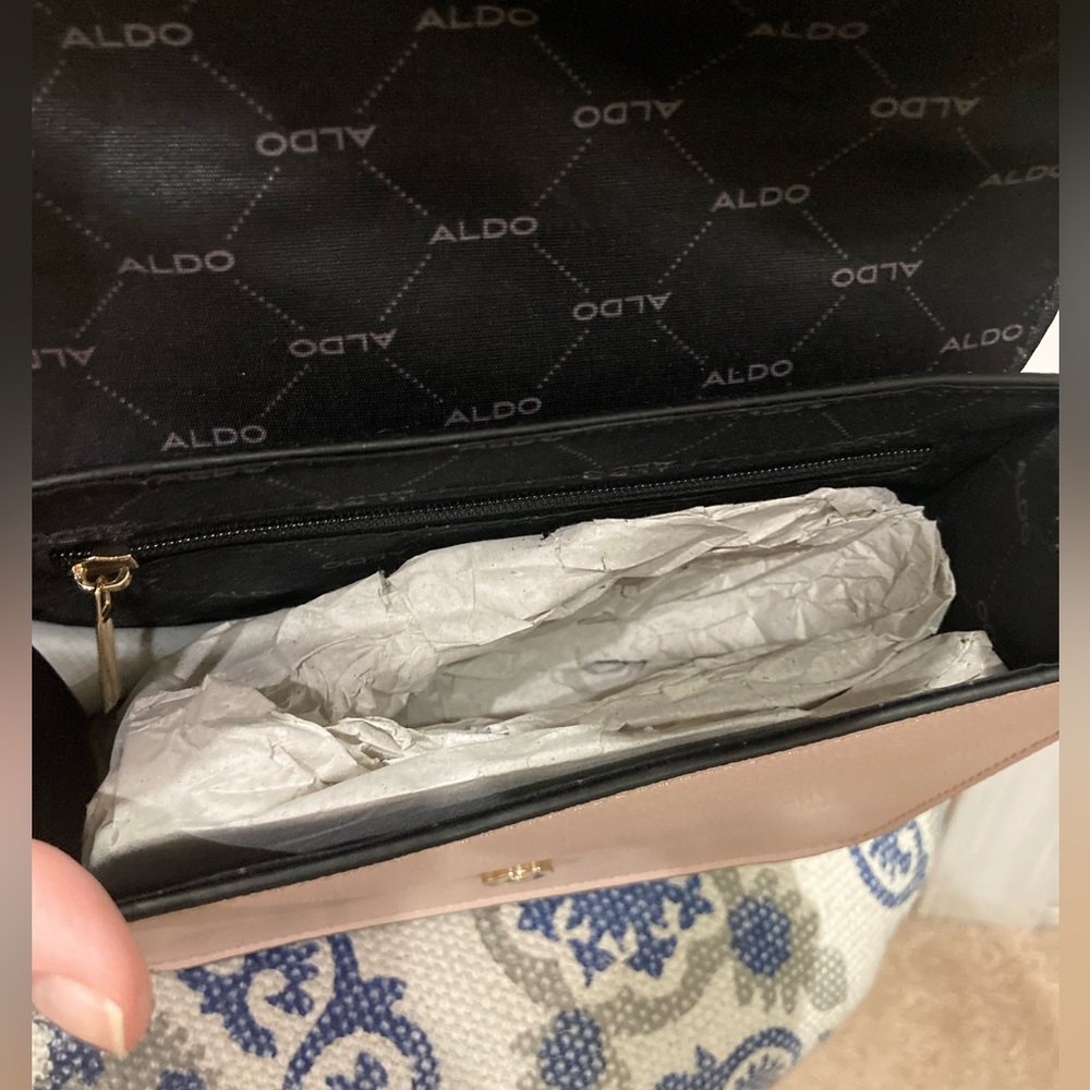 Small Handbag - Picture 5 of 6